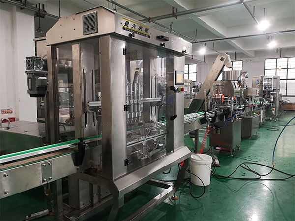 >牛肉辣椒醬灌裝機(jī)設(shè)備