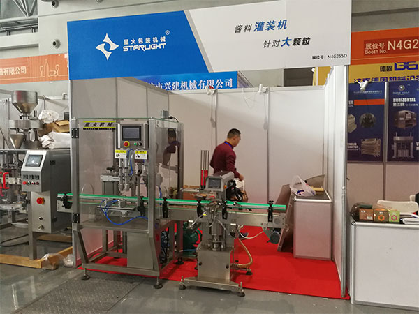 辣椒醬灌裝機展示