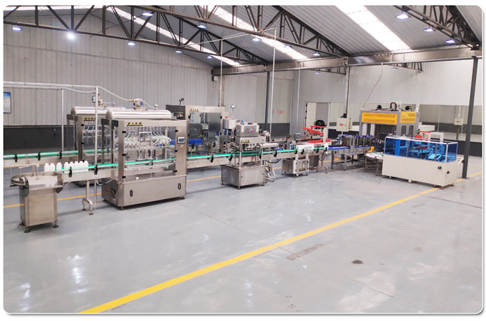 自動化食用油灌裝線-整套食用油灌裝機生產線客戶案例實拍圖