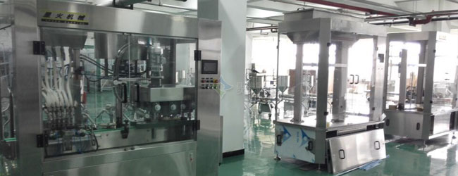 4頭辣椒醬灌裝機(jī)